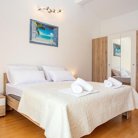 Apartments Adisa Омиш Экстерьер фото