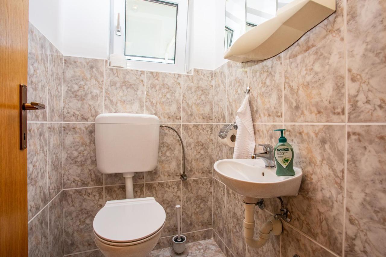 Apartments Adisa Омиш Экстерьер фото