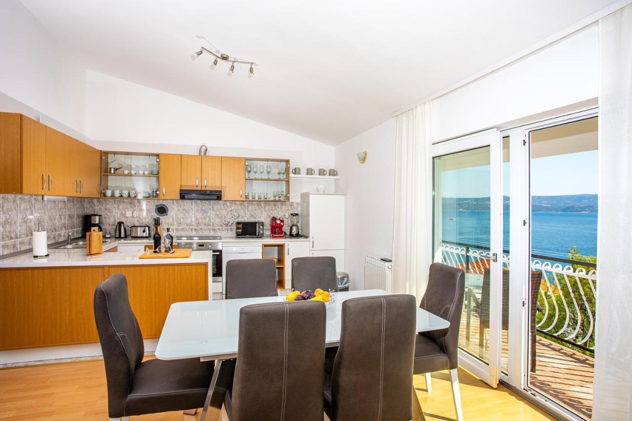Apartments Adisa Омиш Экстерьер фото
