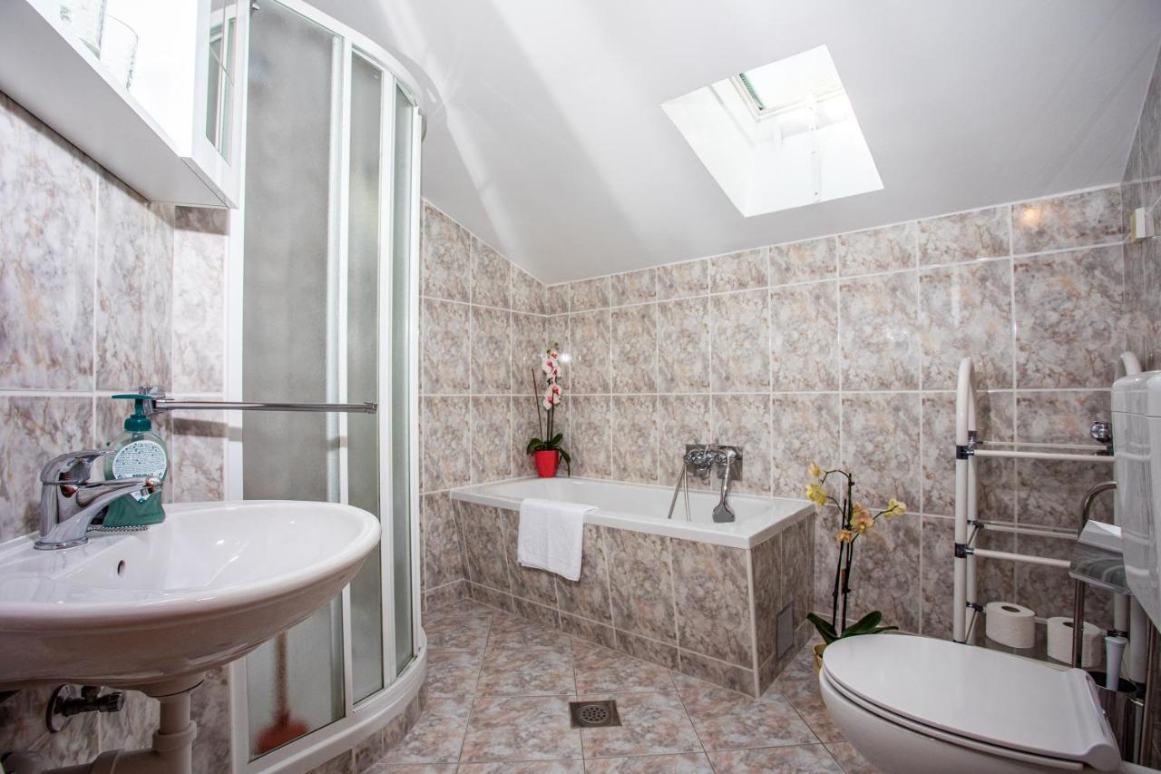 Apartments Adisa Омиш Экстерьер фото