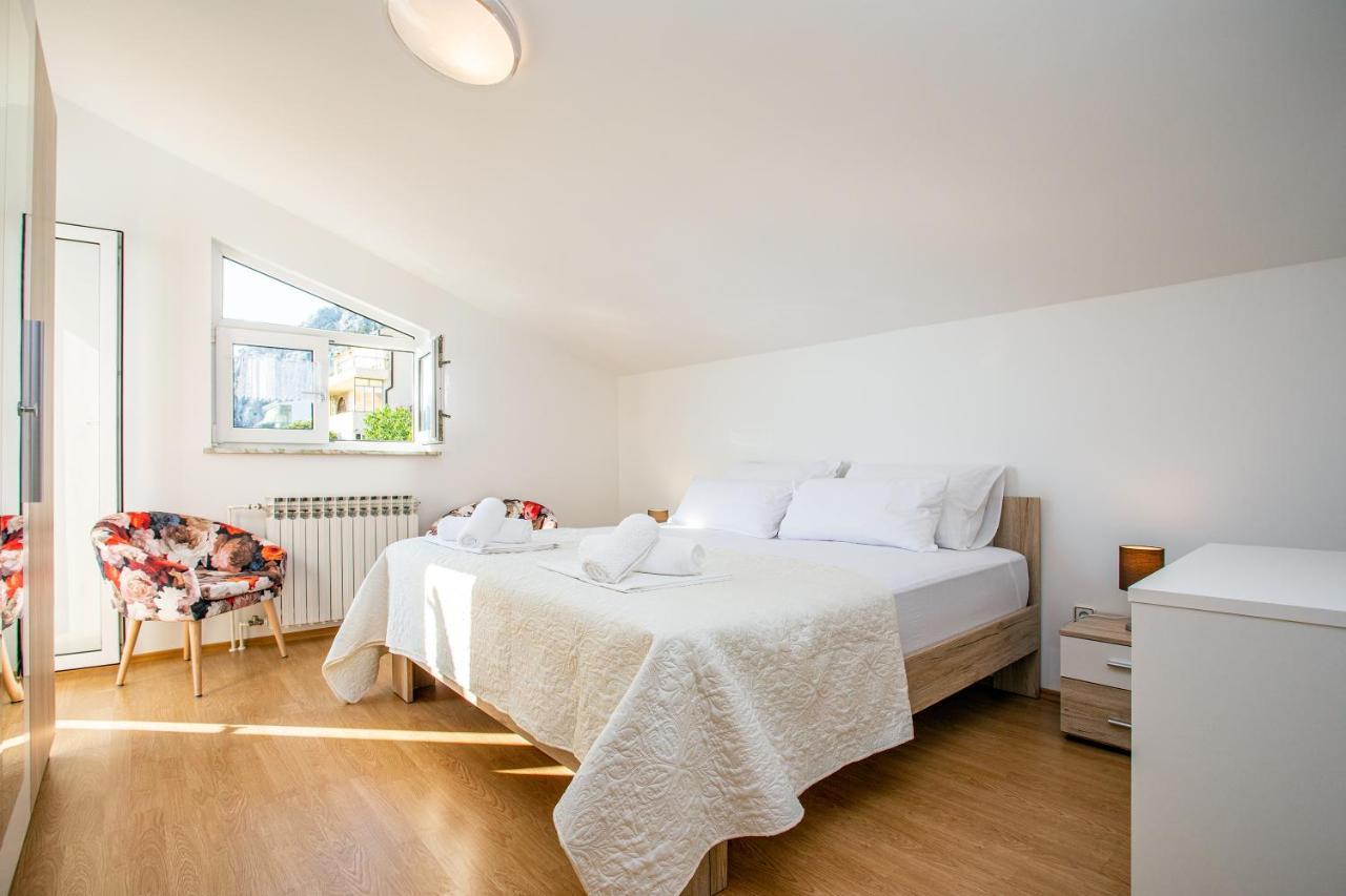 Apartments Adisa Омиш Экстерьер фото