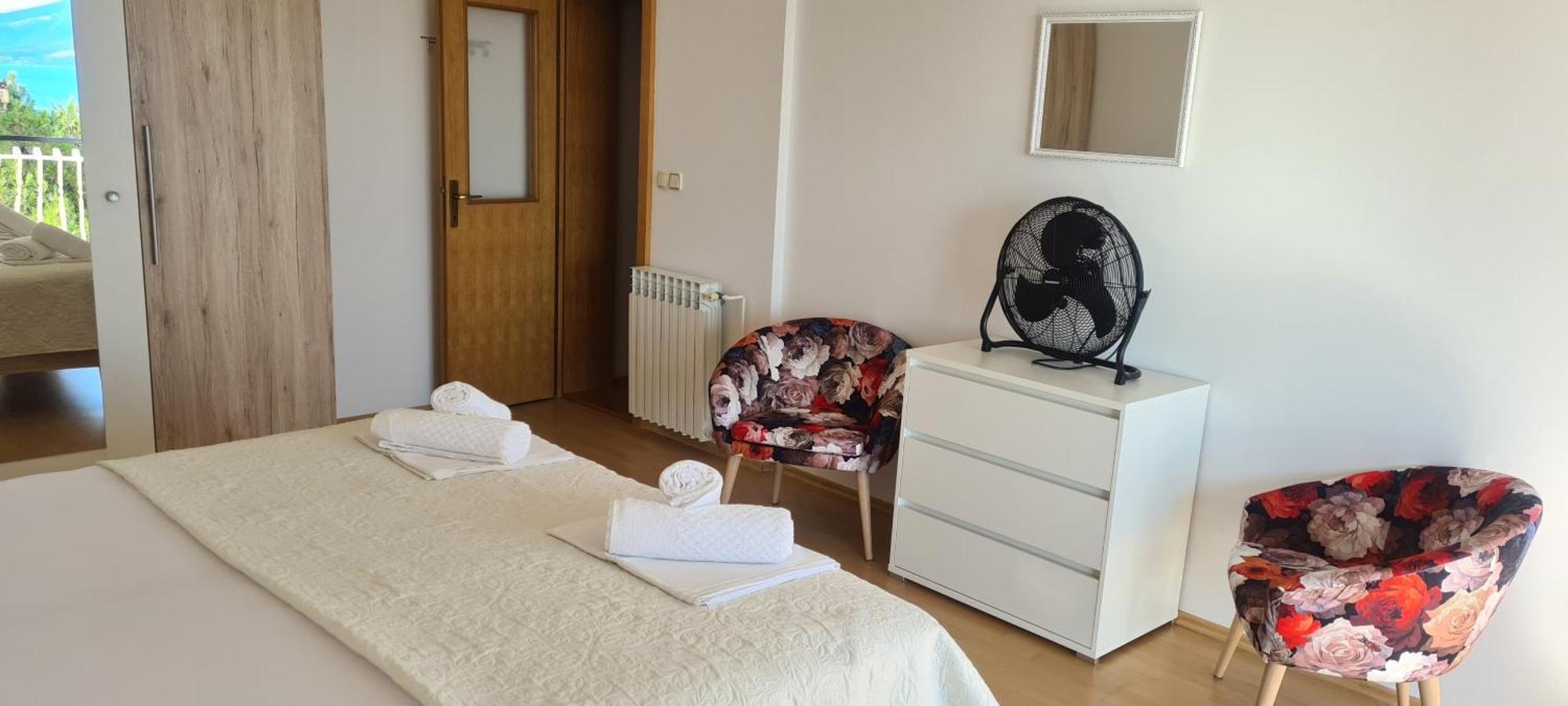Apartments Adisa Омиш Экстерьер фото